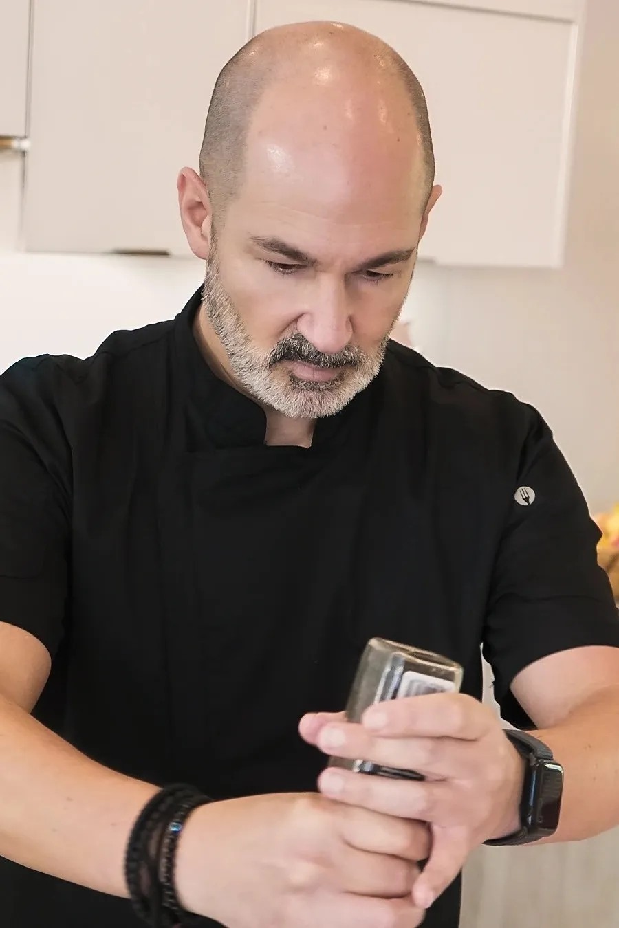 Image alt description