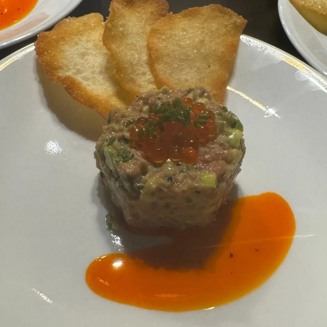 Image alt description