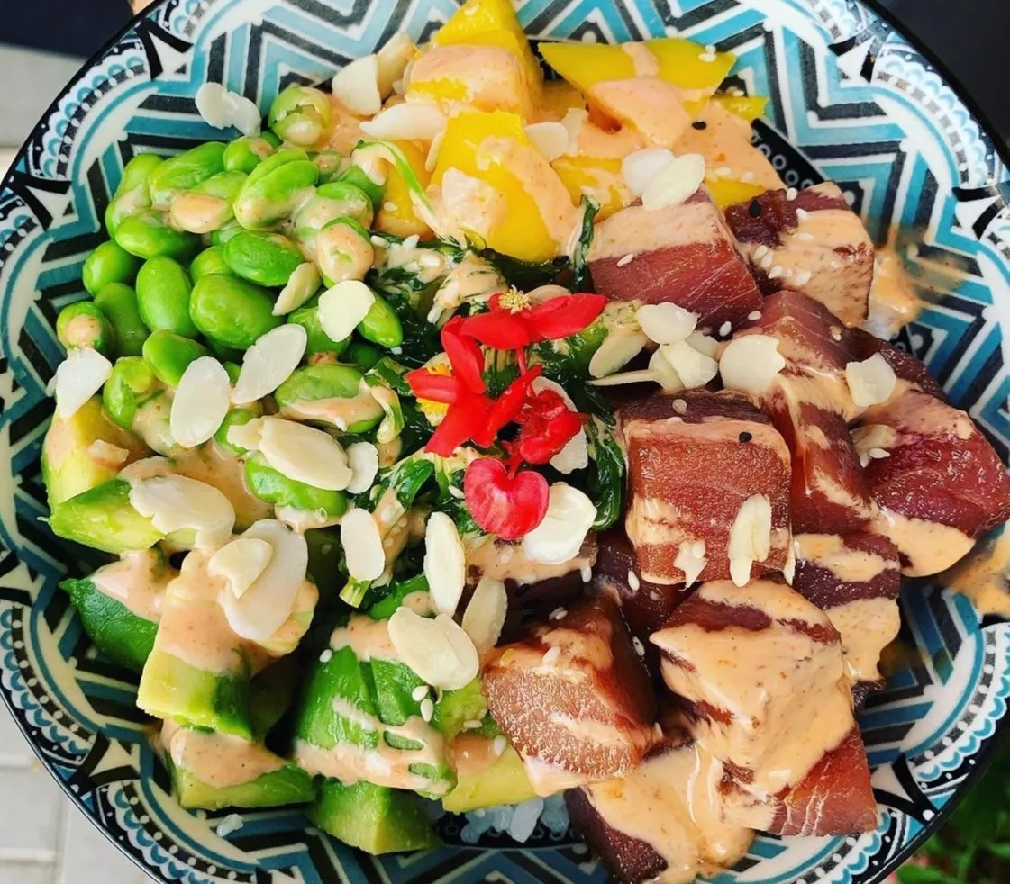 Image alt description