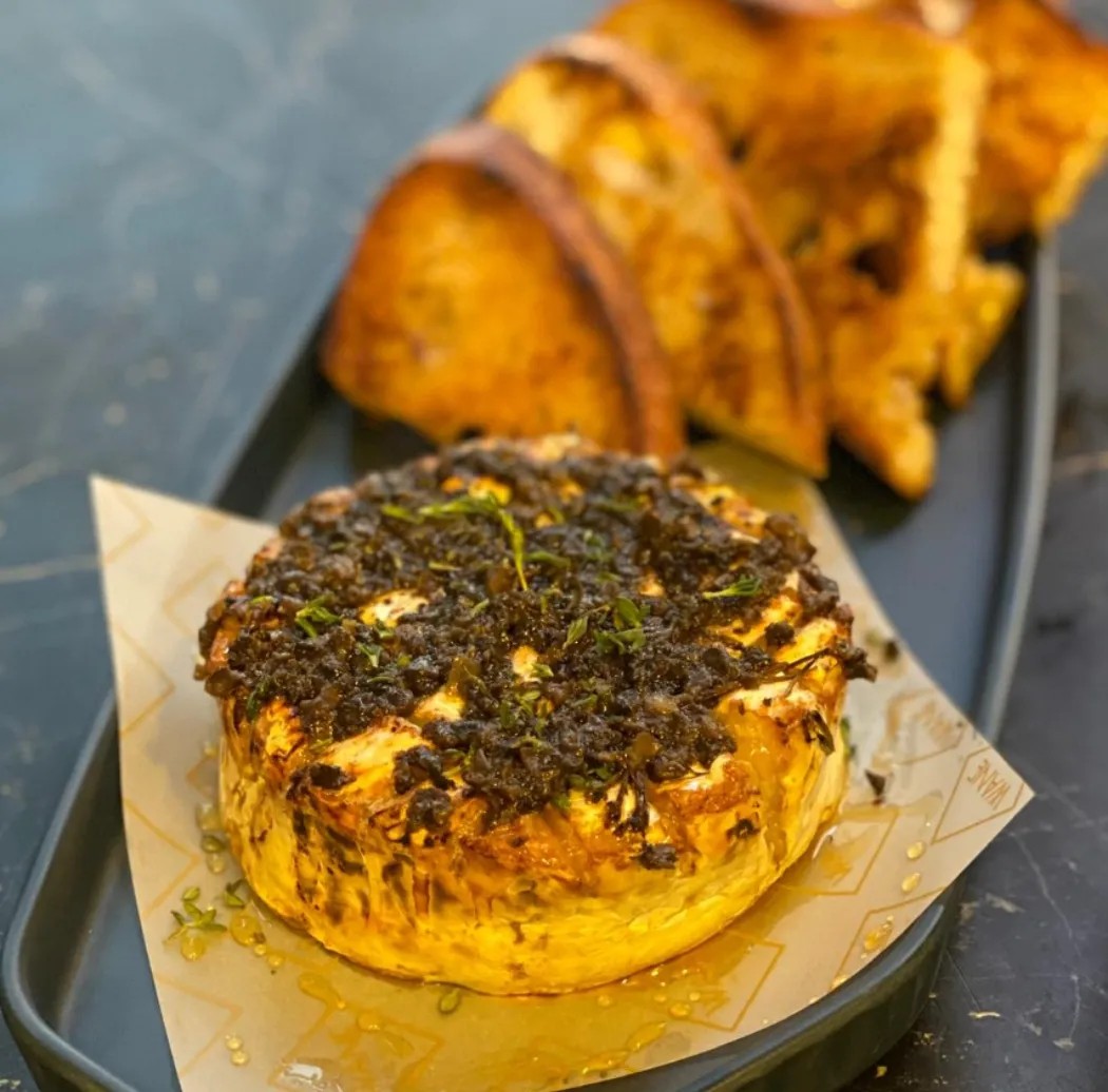 Image alt description