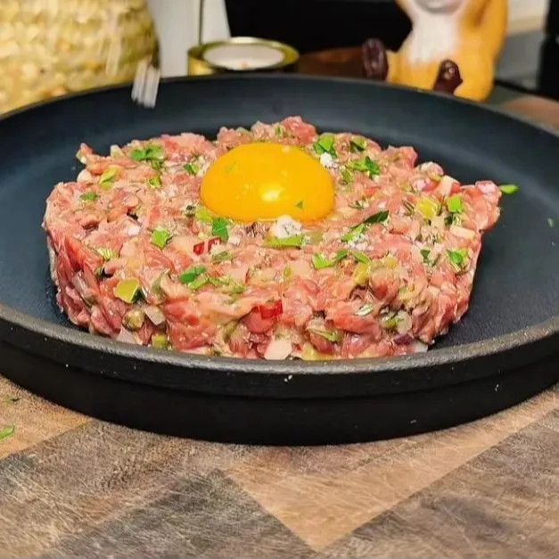 Image alt description