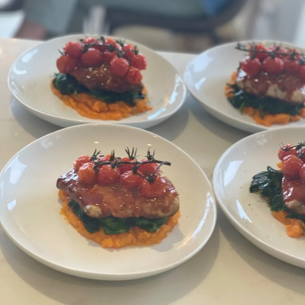 Image alt description