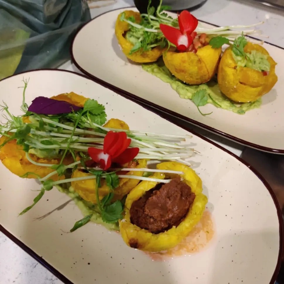 Image alt description