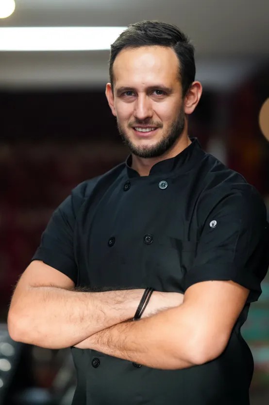 Image alt description