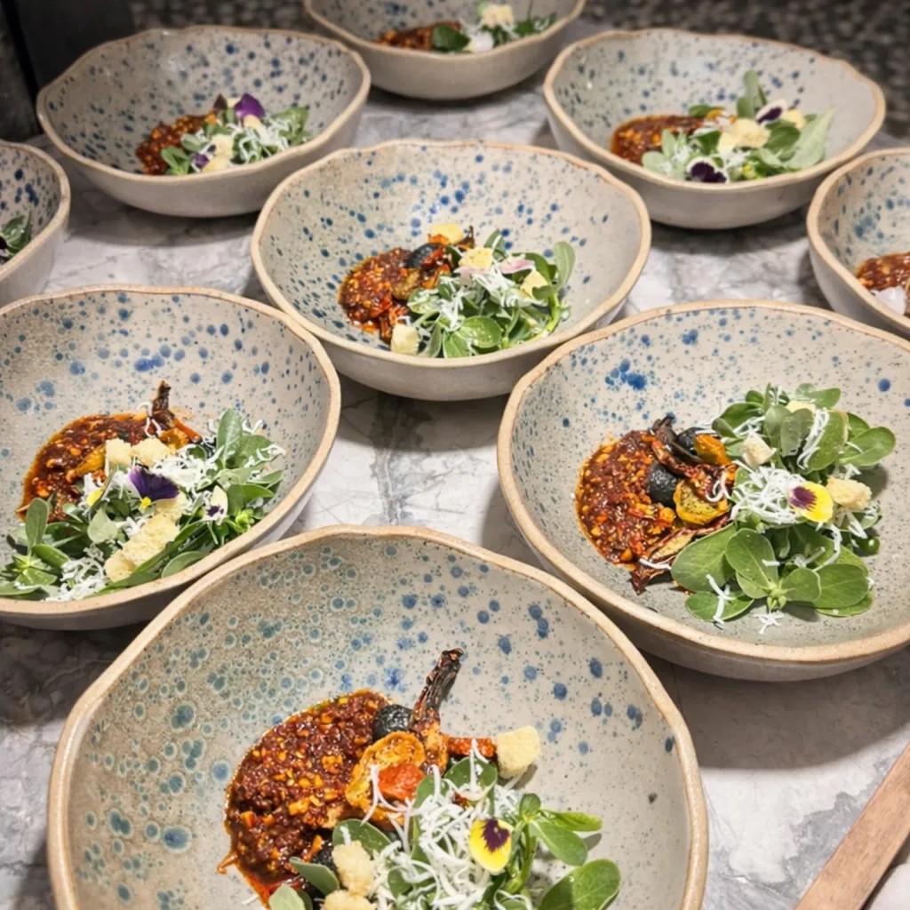 Image alt description