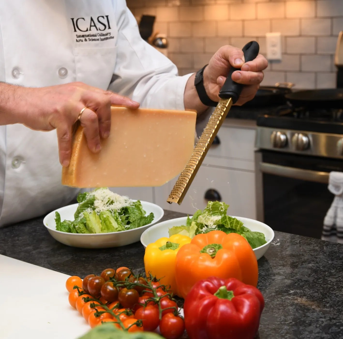 Image alt description