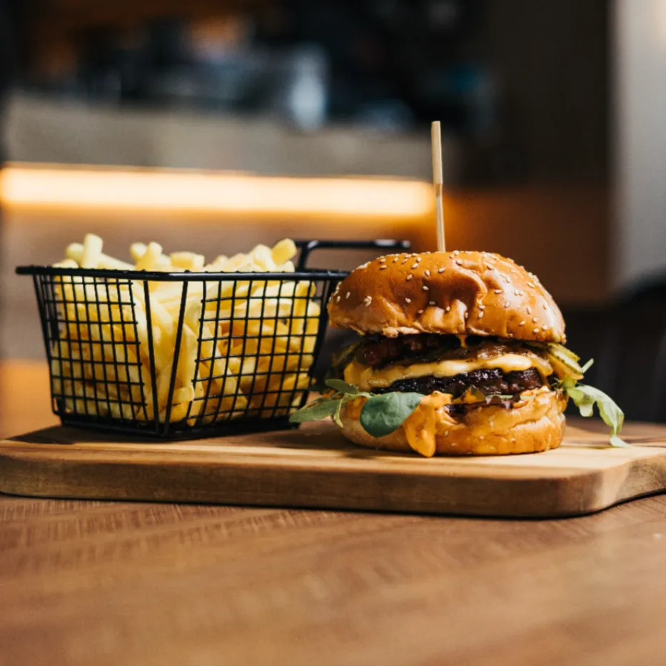 Image alt description