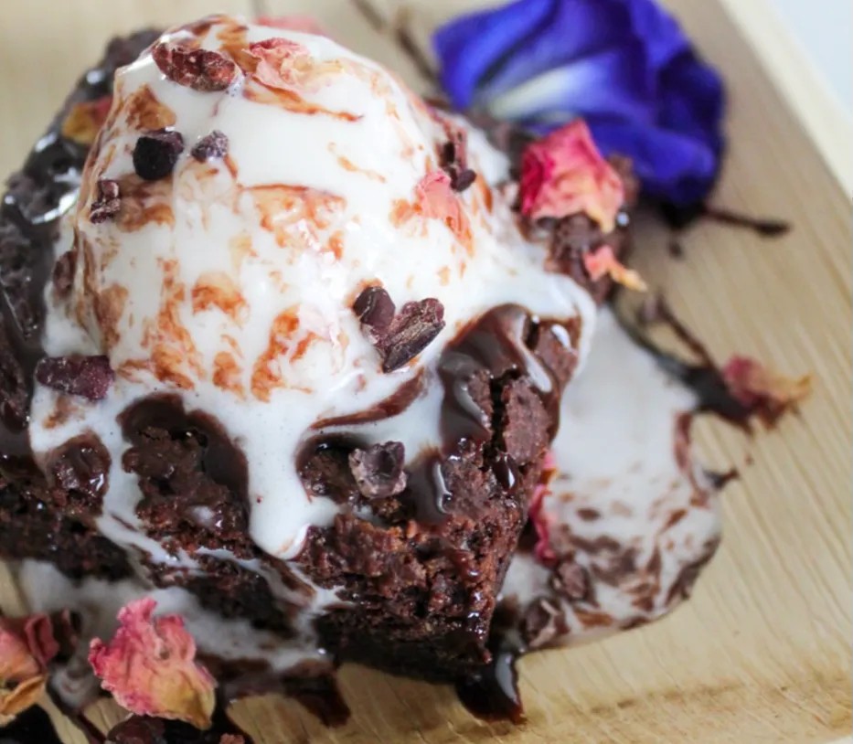 Image alt description