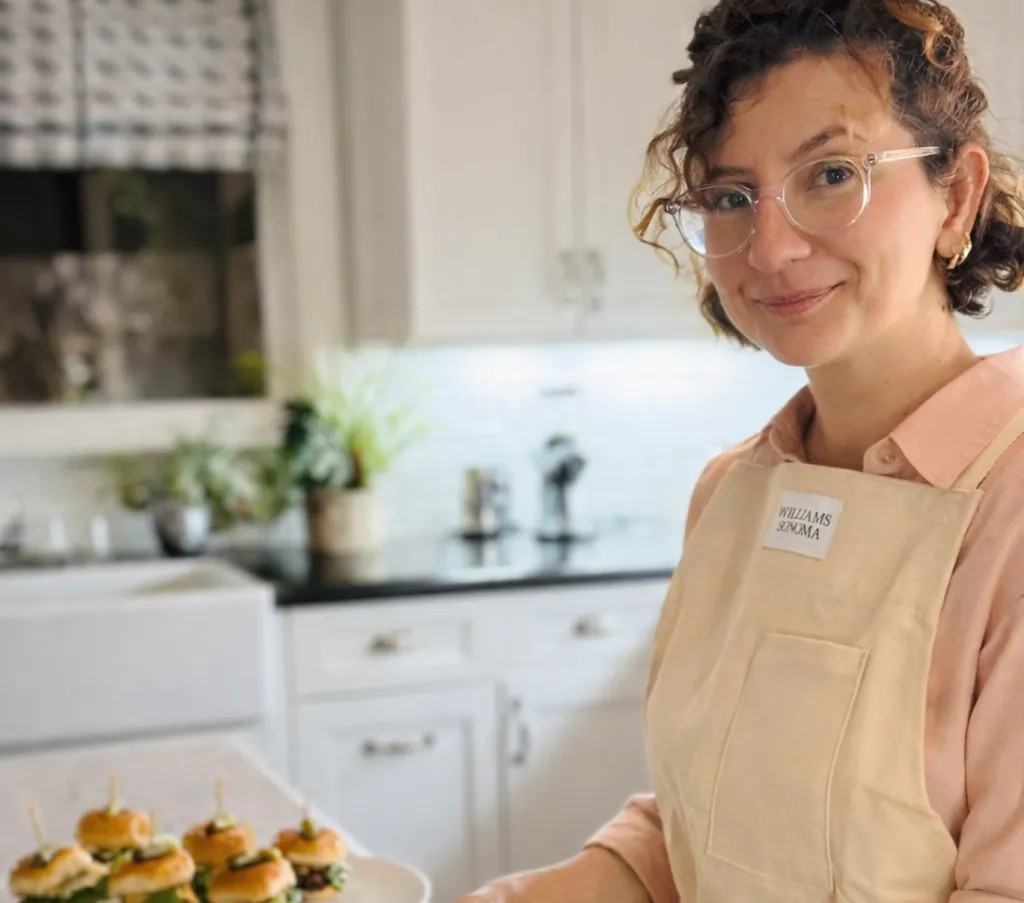 Image alt description