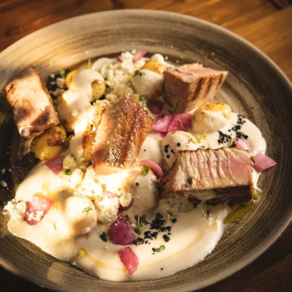 Image alt description