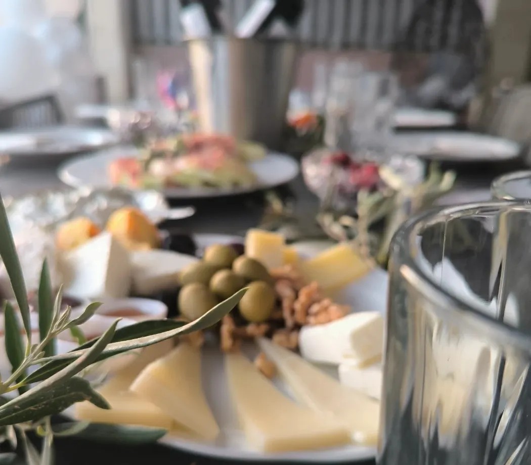 Image alt description