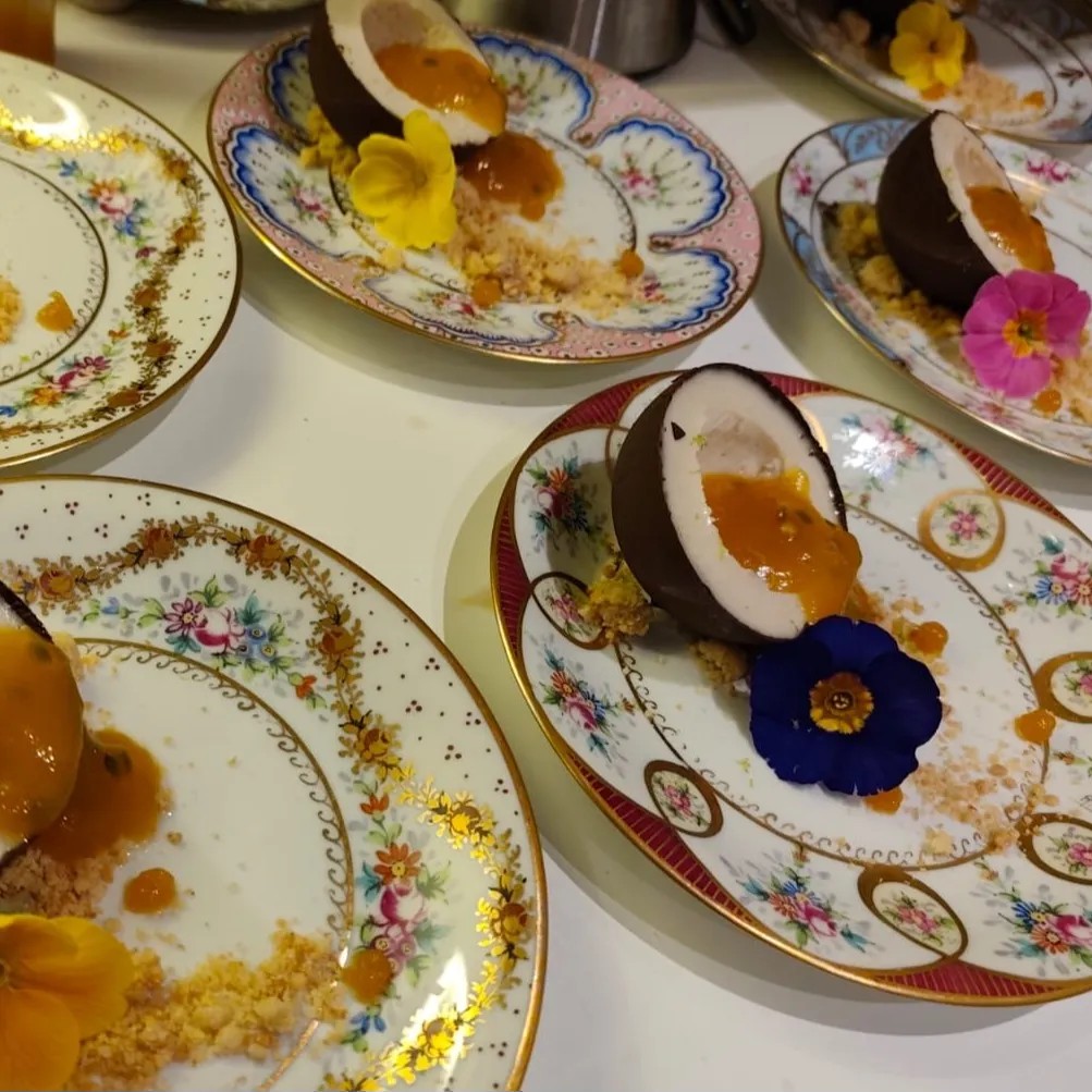 Image alt description