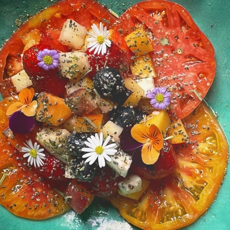 Image alt description