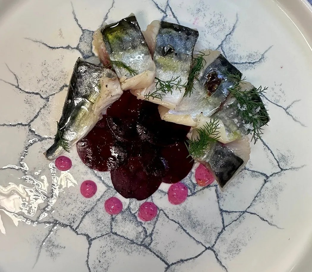 Image alt description