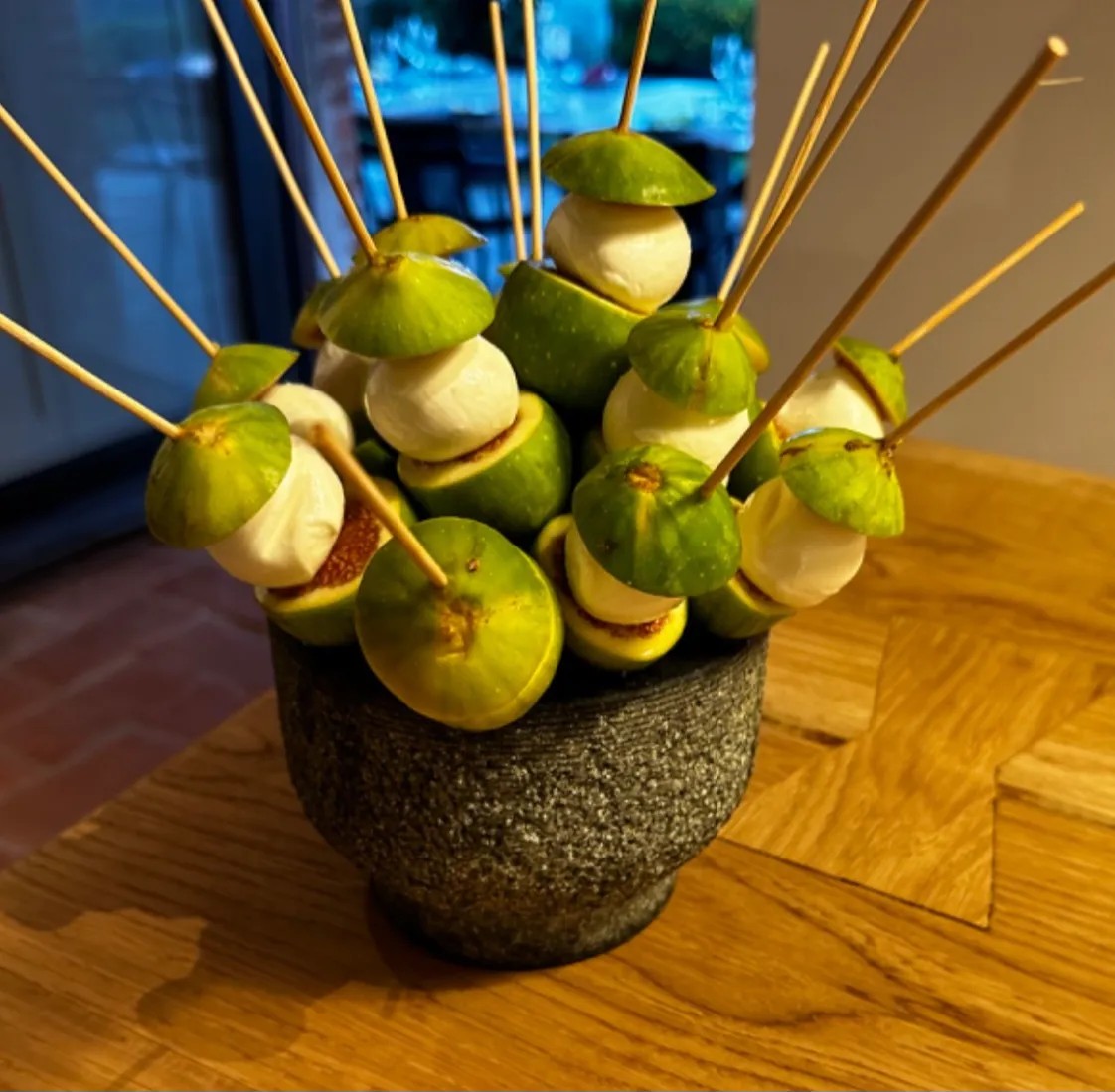 Image alt description