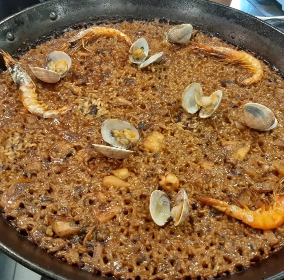 Image alt description