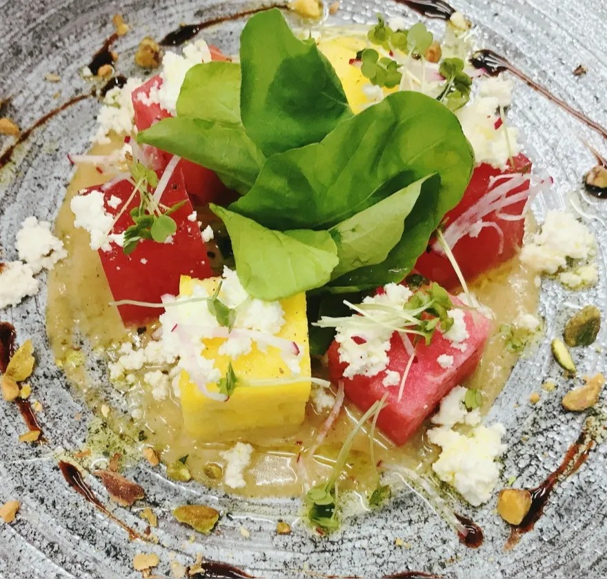 Image alt description