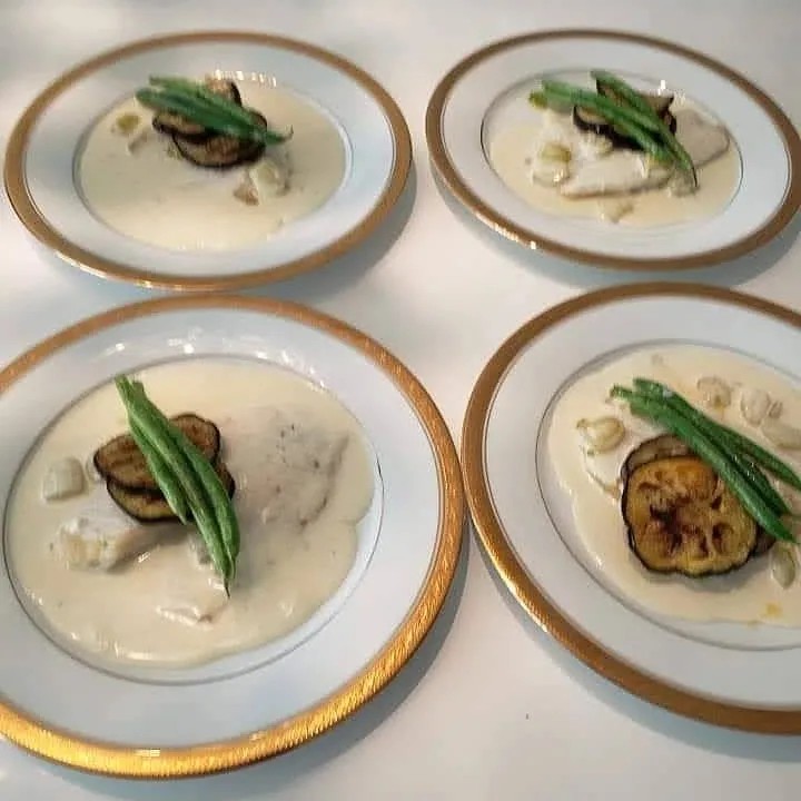 Image alt description