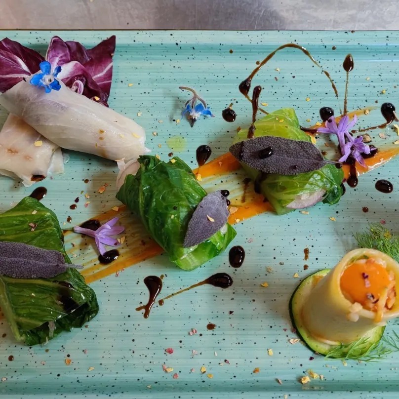 Image alt description