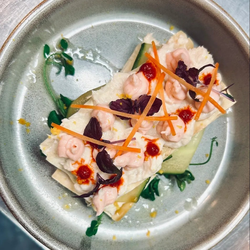 Image alt description