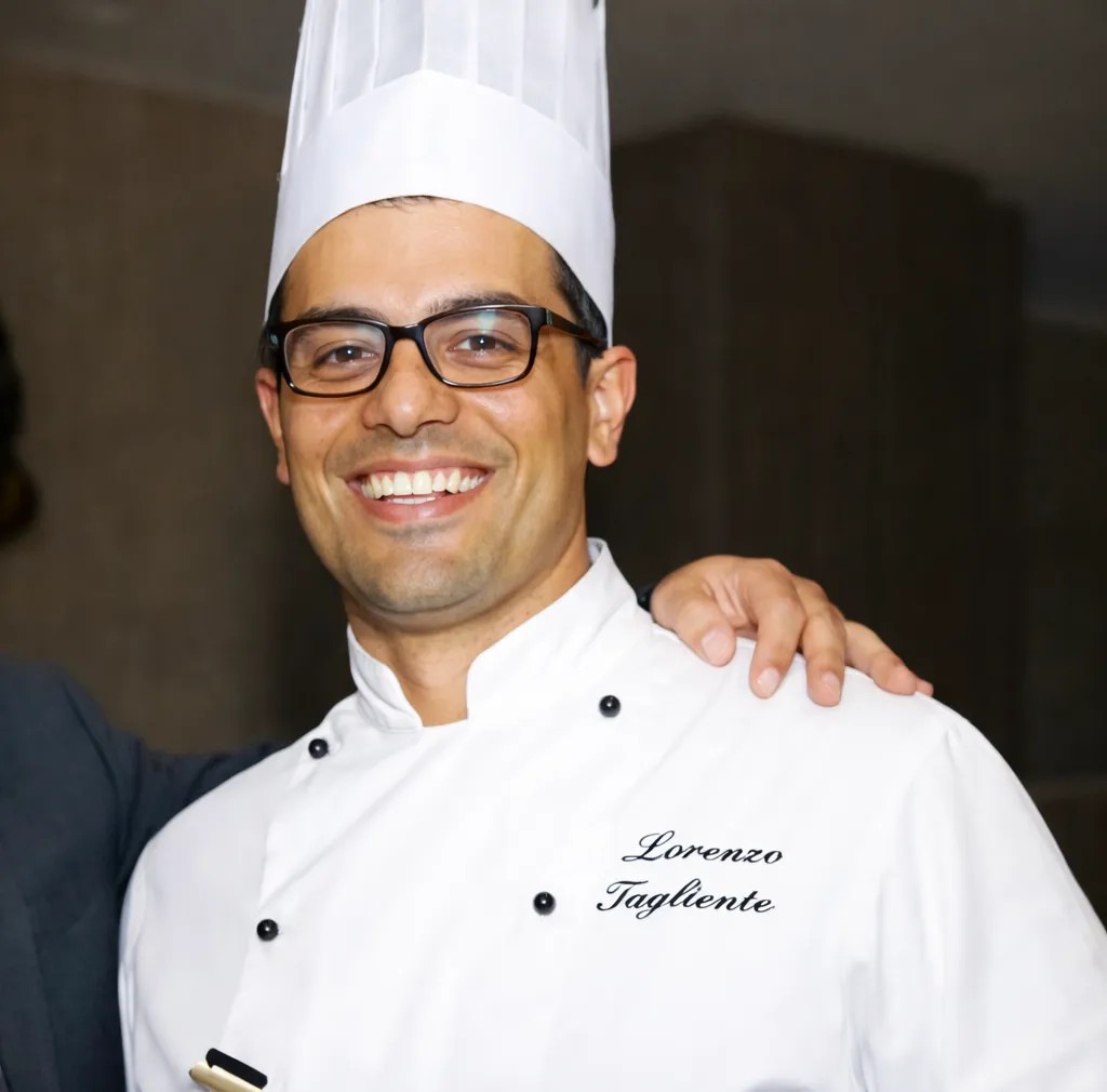 Image alt description