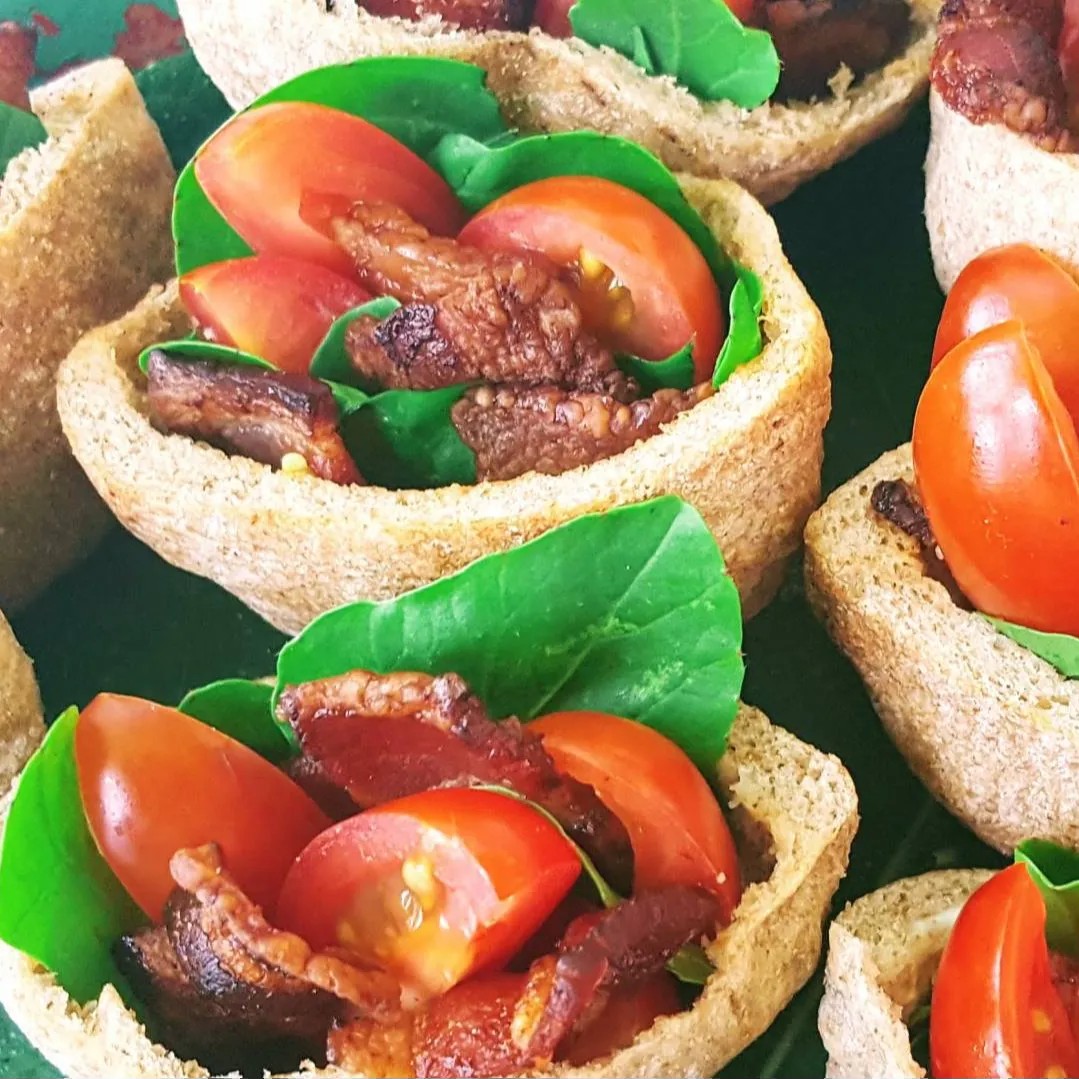 Image alt description