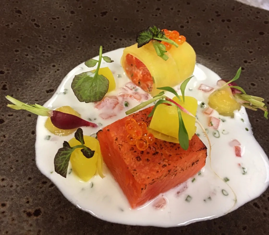 Image alt description