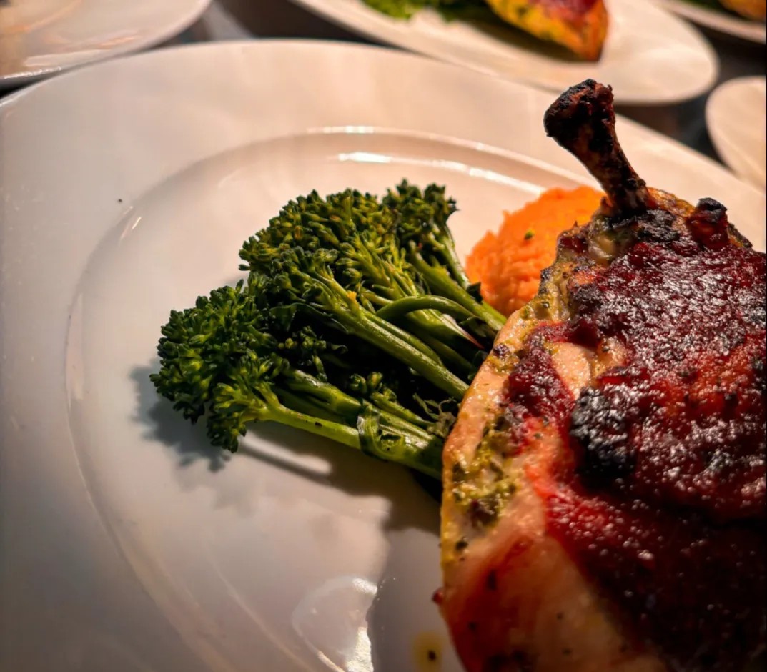 Image alt description