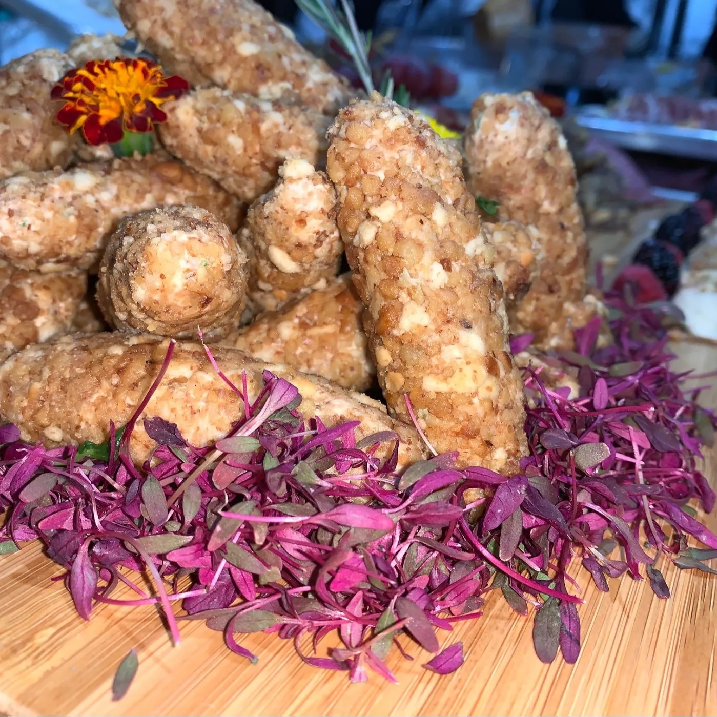 Image alt description