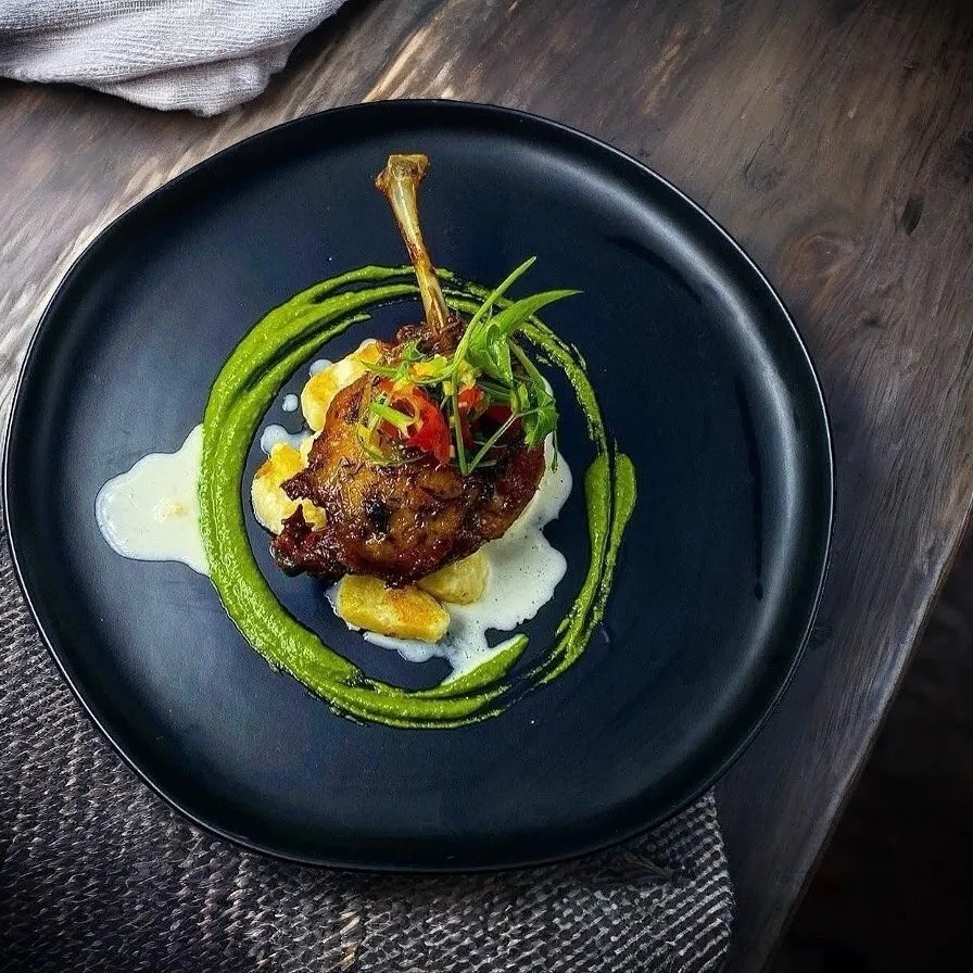 Image alt description