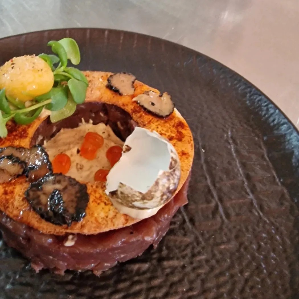 Image alt description