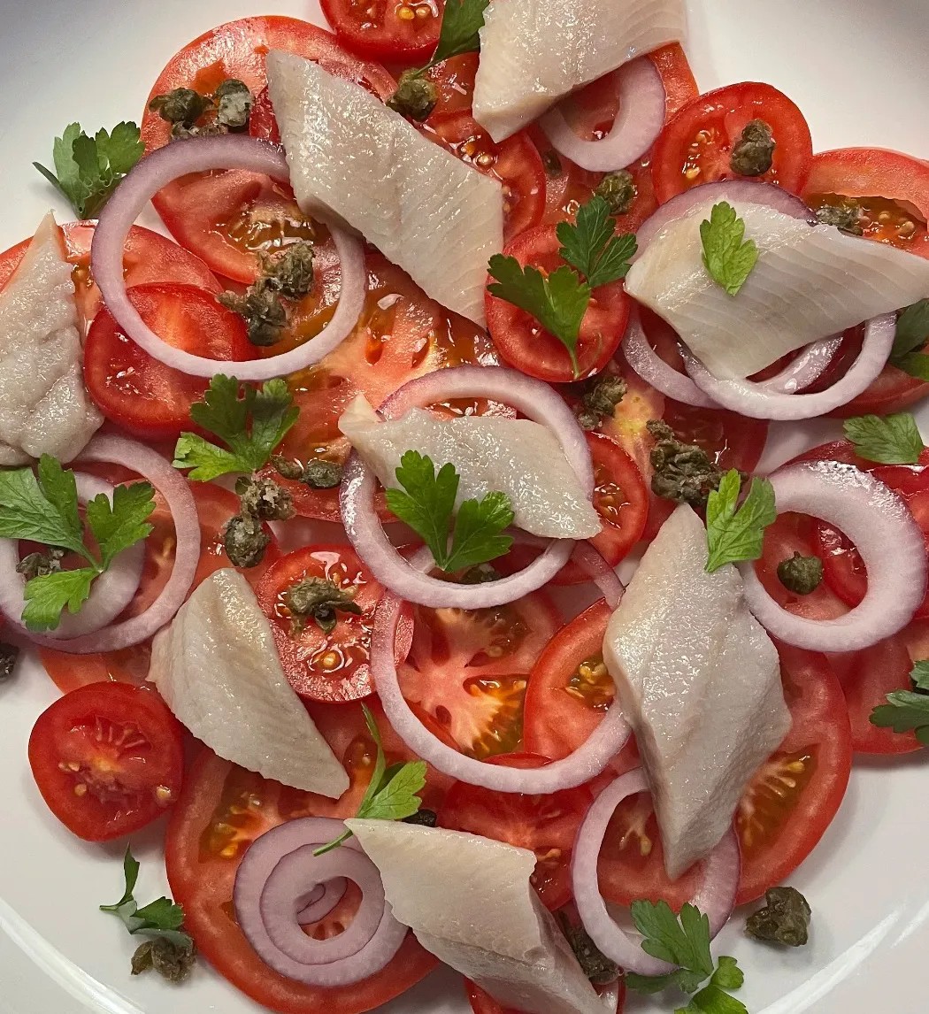 Image alt description