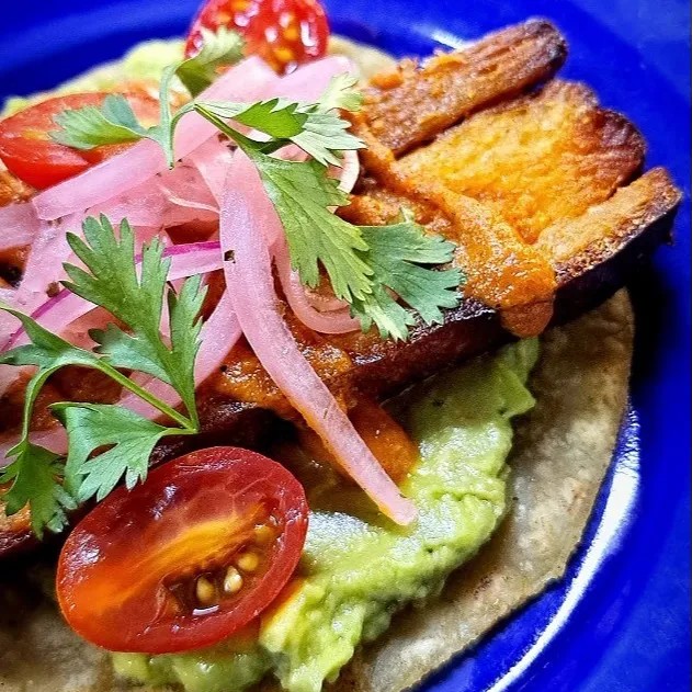 Image alt description