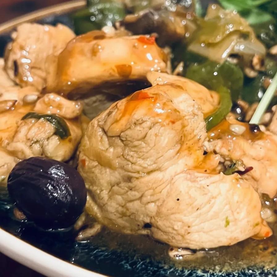 Image alt description