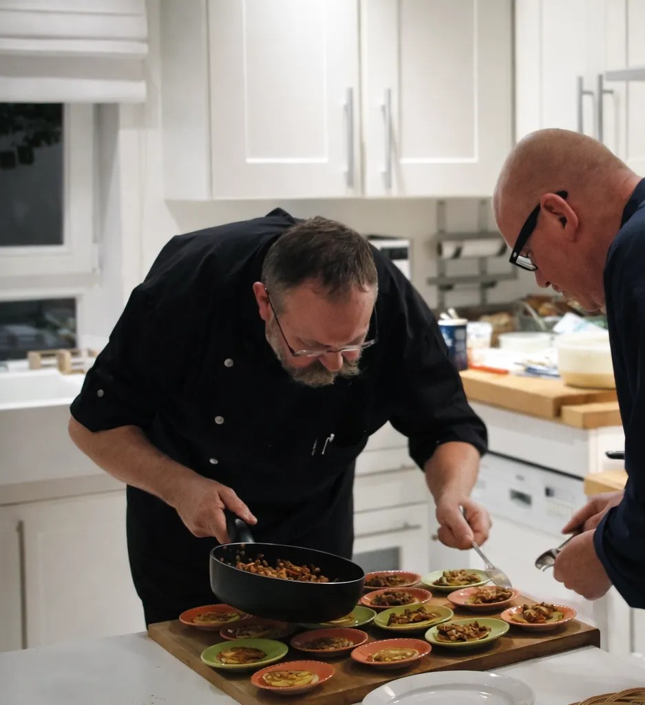 Image alt description