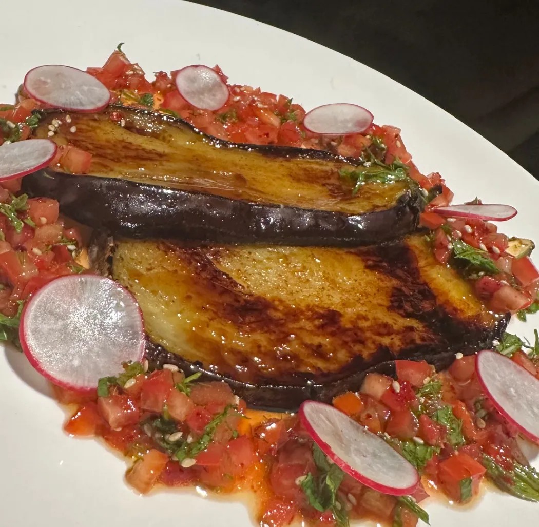 Image alt description