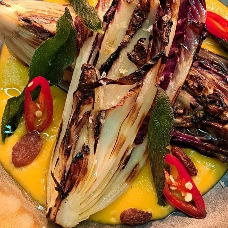 Image alt description