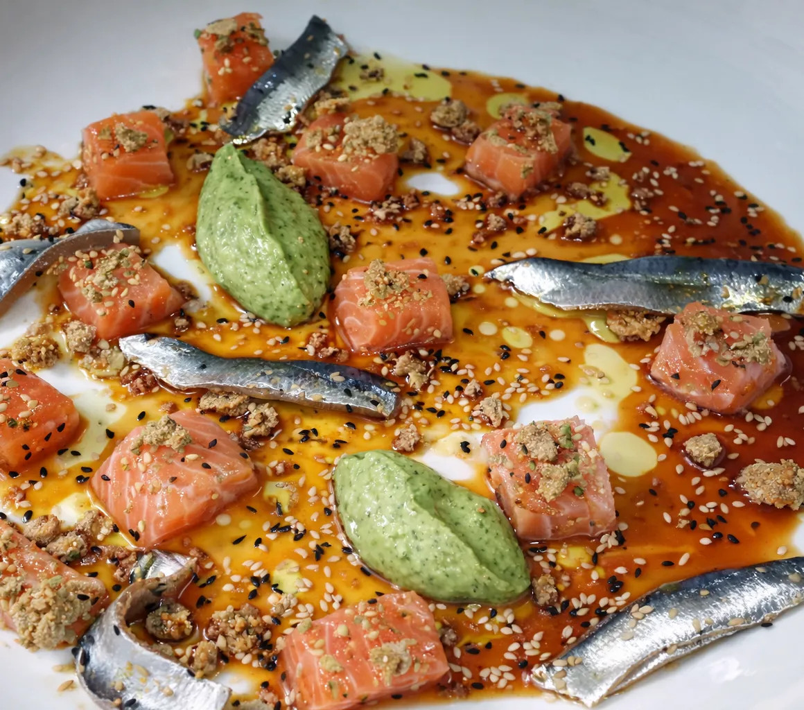 Image alt description