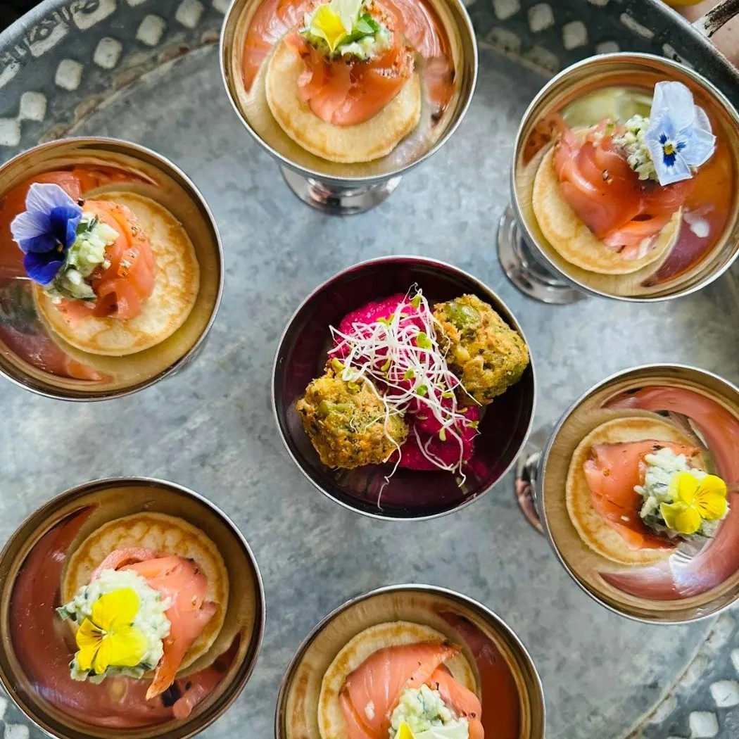 Image alt description