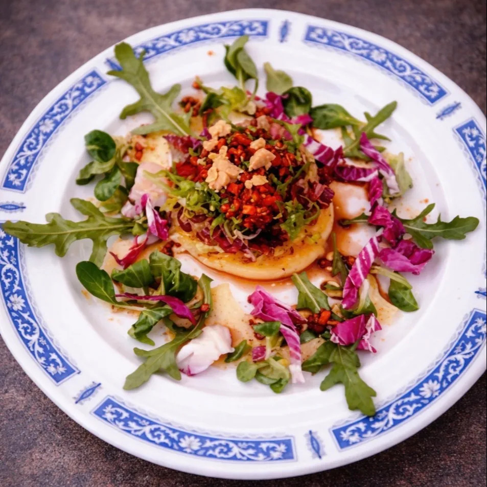 Image alt description