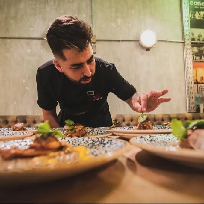 Image alt description