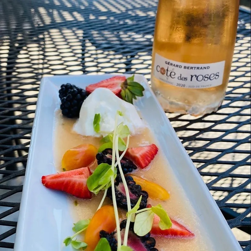 Image alt description