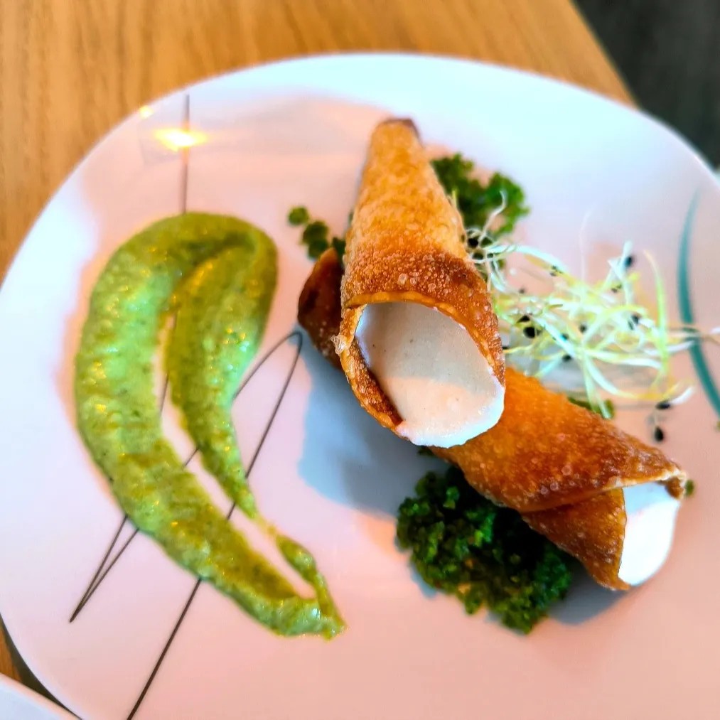 Image alt description