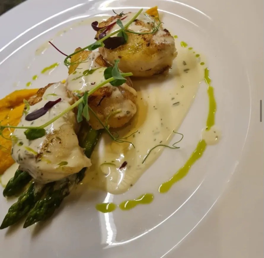 Image alt description