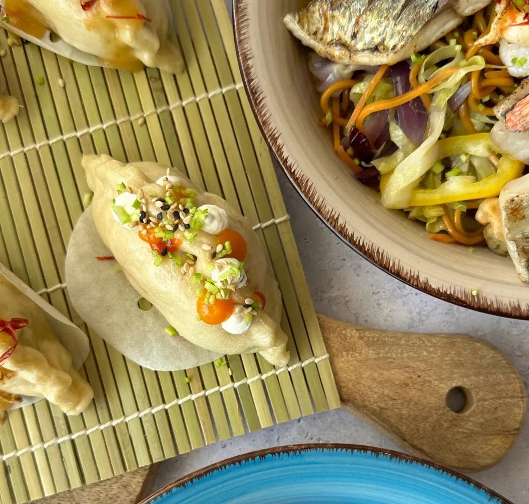 Image alt description