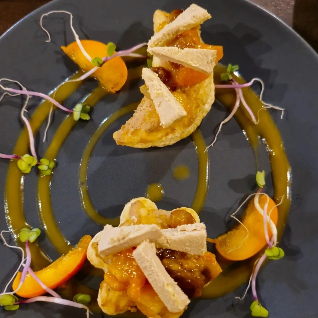 Image alt description