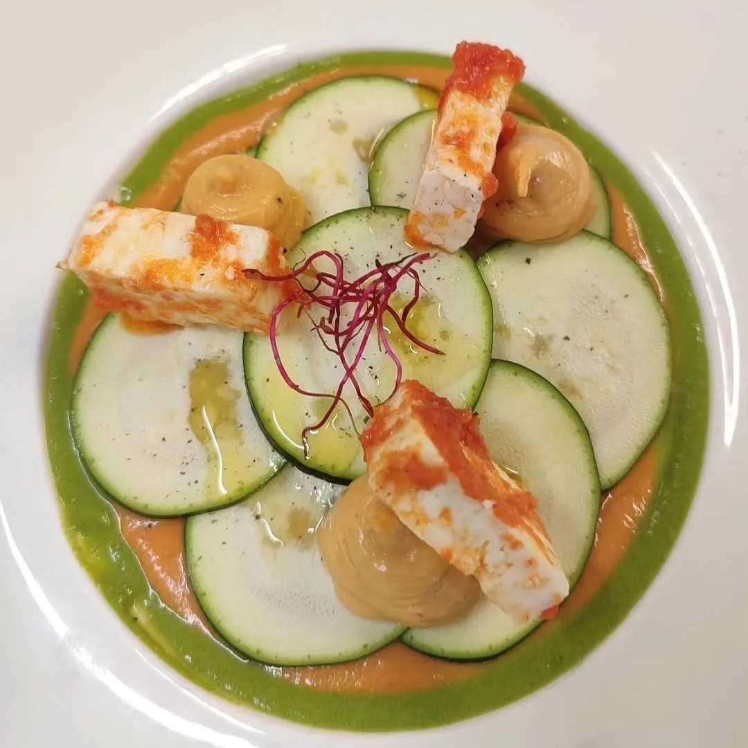 Image alt description