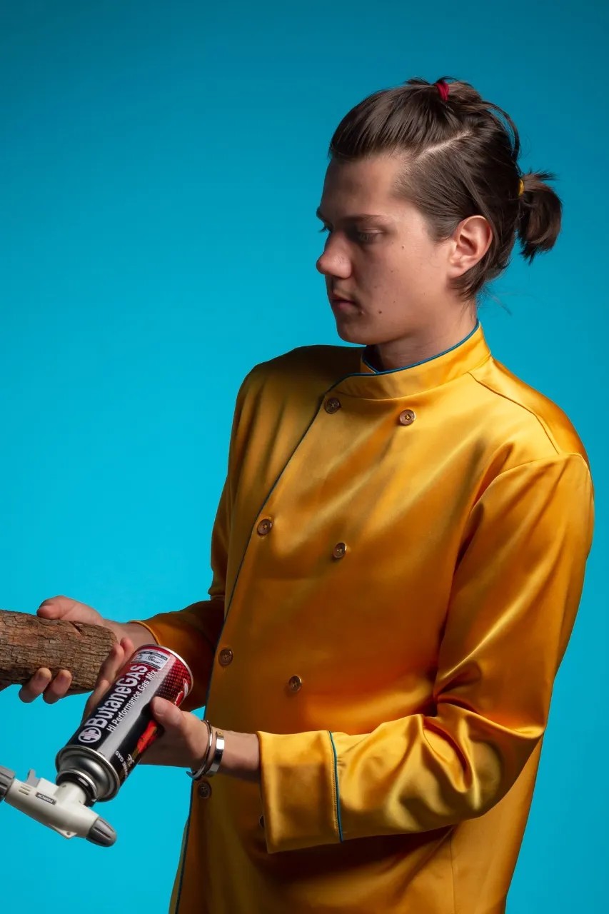 Image alt description