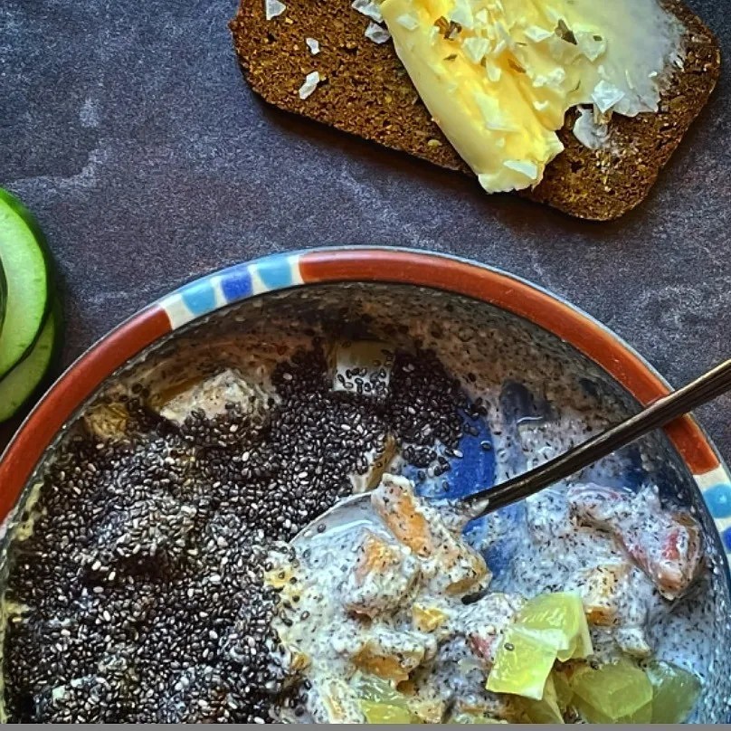 Image alt description