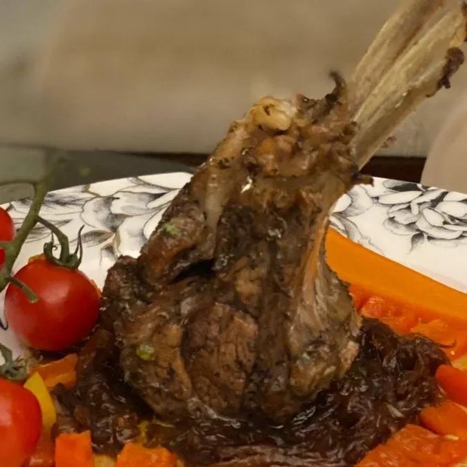 Image alt description